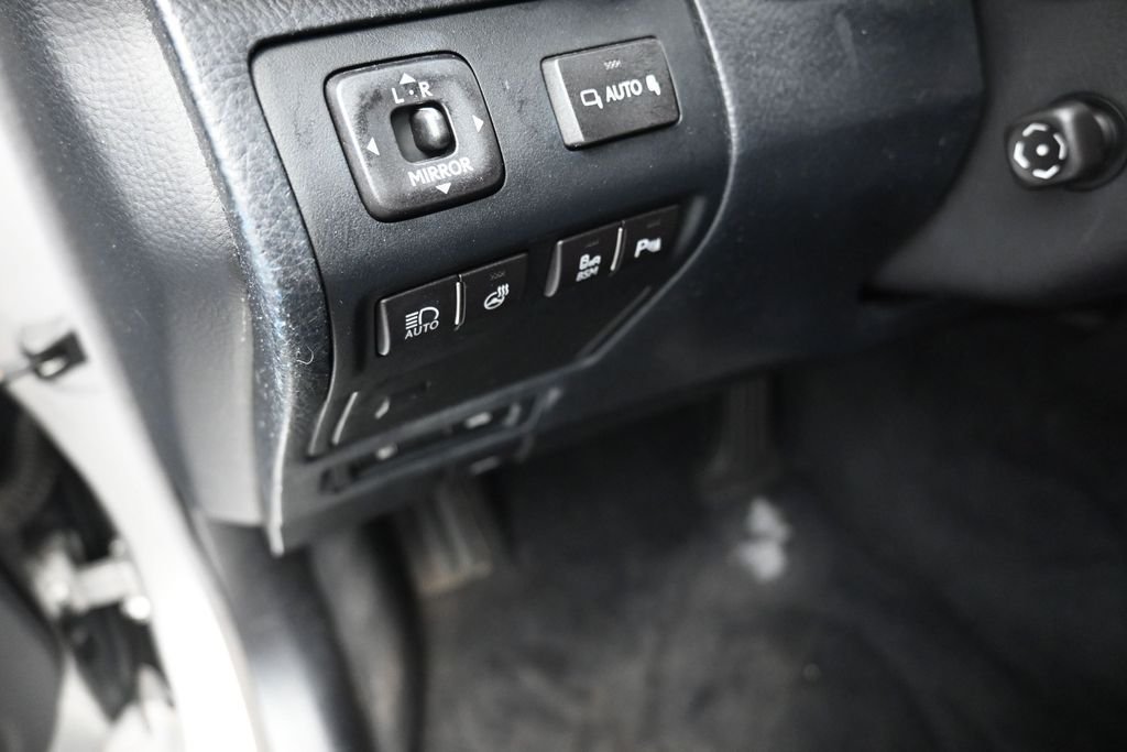 Used 2013 Silver Lexus 460 L image 13