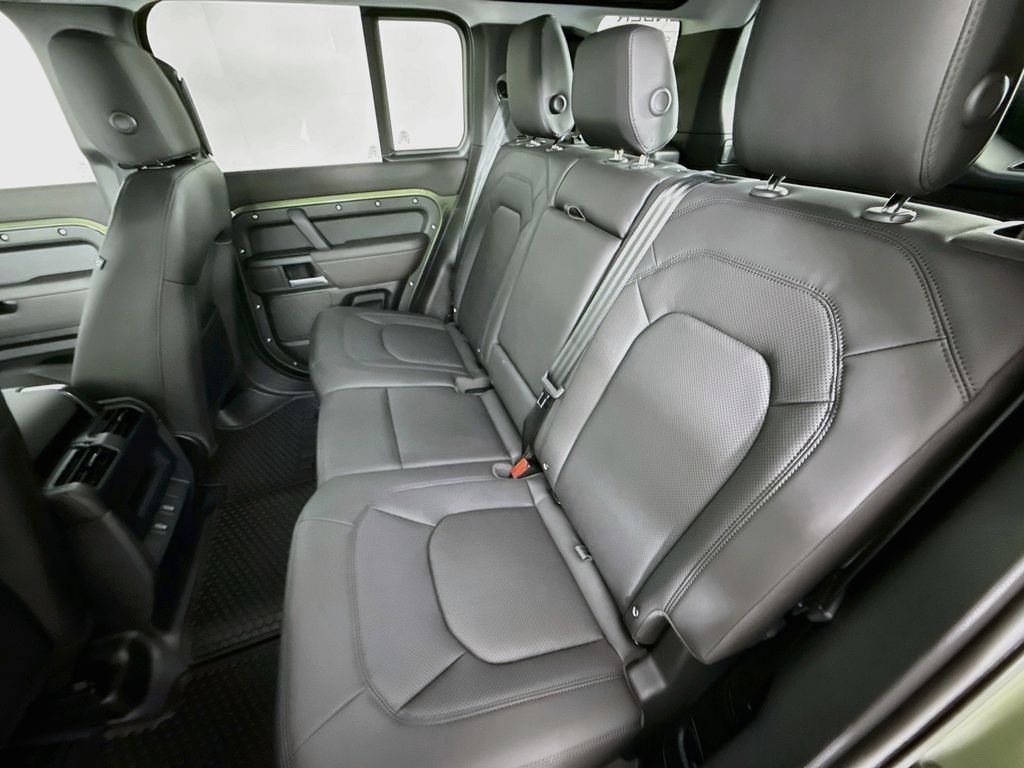 New 2026 Woolstone Green Land Rover S image 25