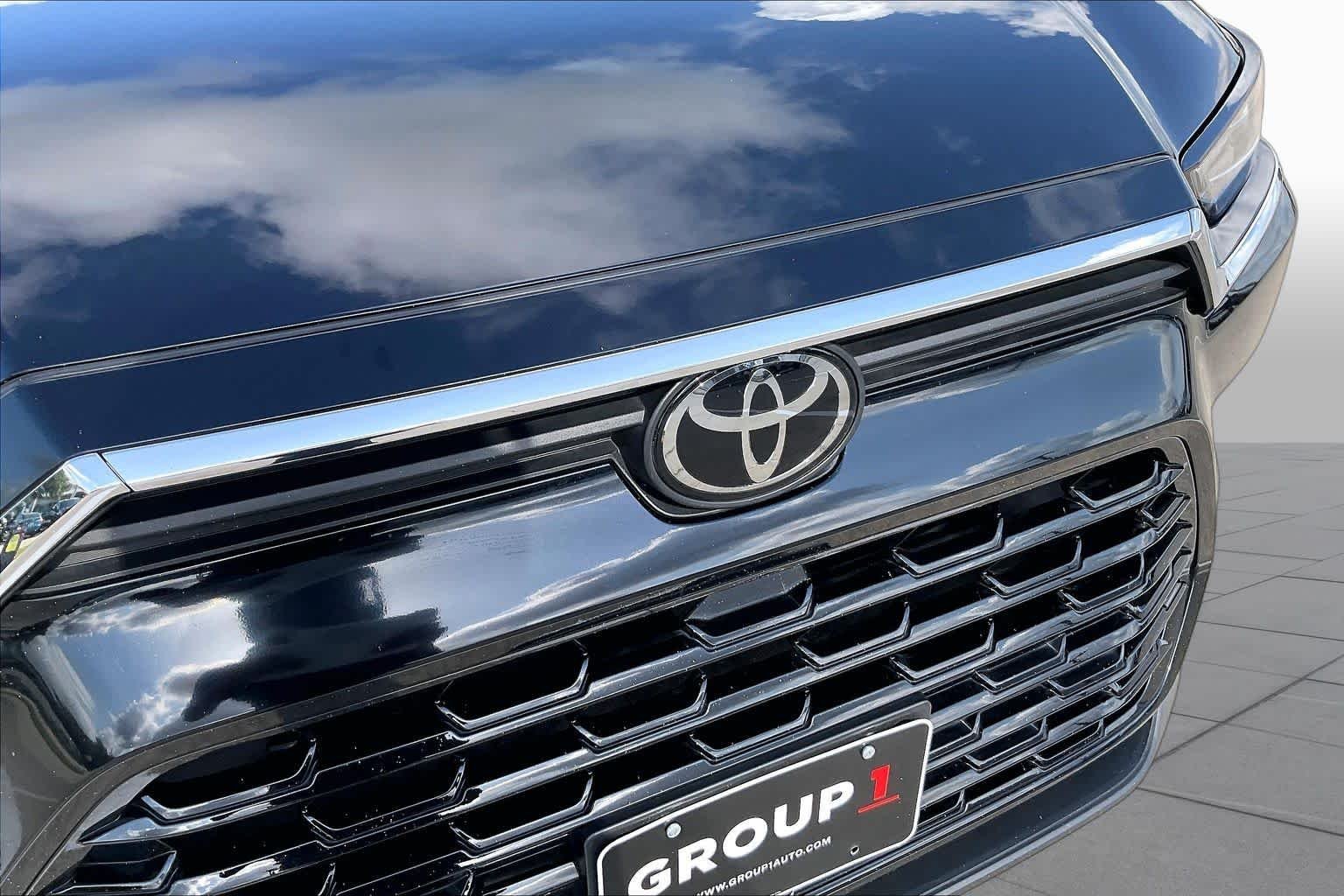 Used 2026 Midnight Black Metallic Toyota XLE image 29