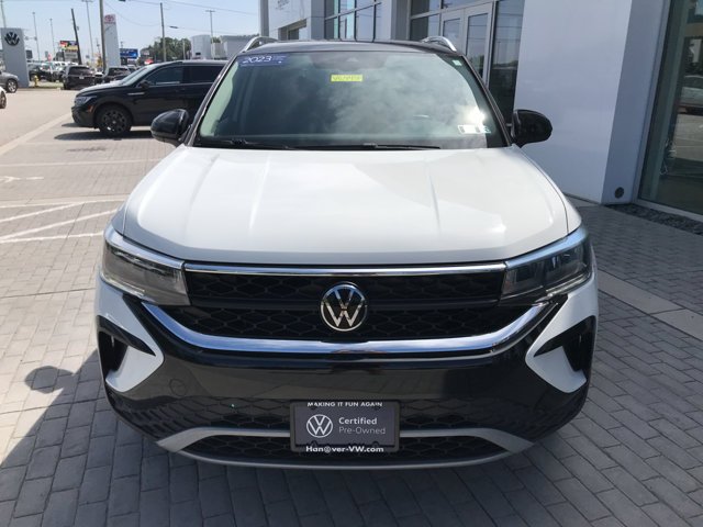 Certified Used 2023 Pure White Volkswagen SE image 3