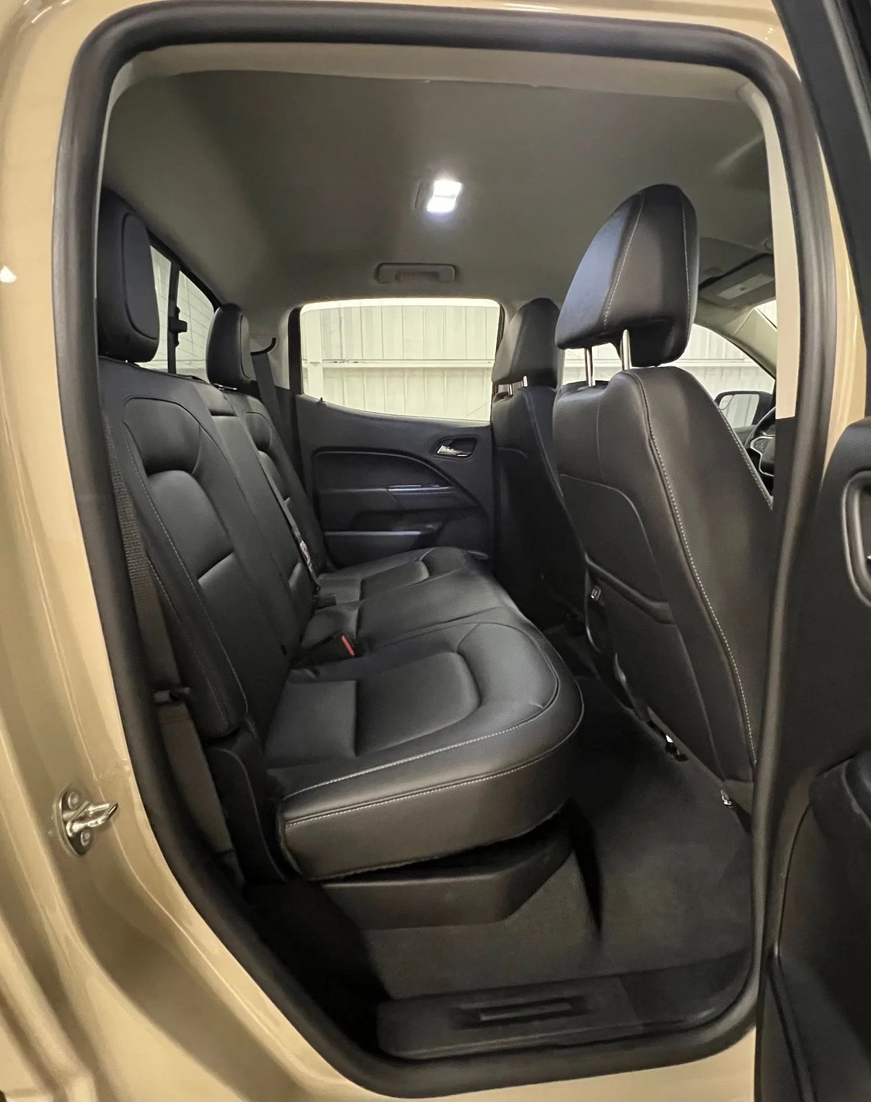 Used 2021 Beige Chevrolet ZR2 image 20
