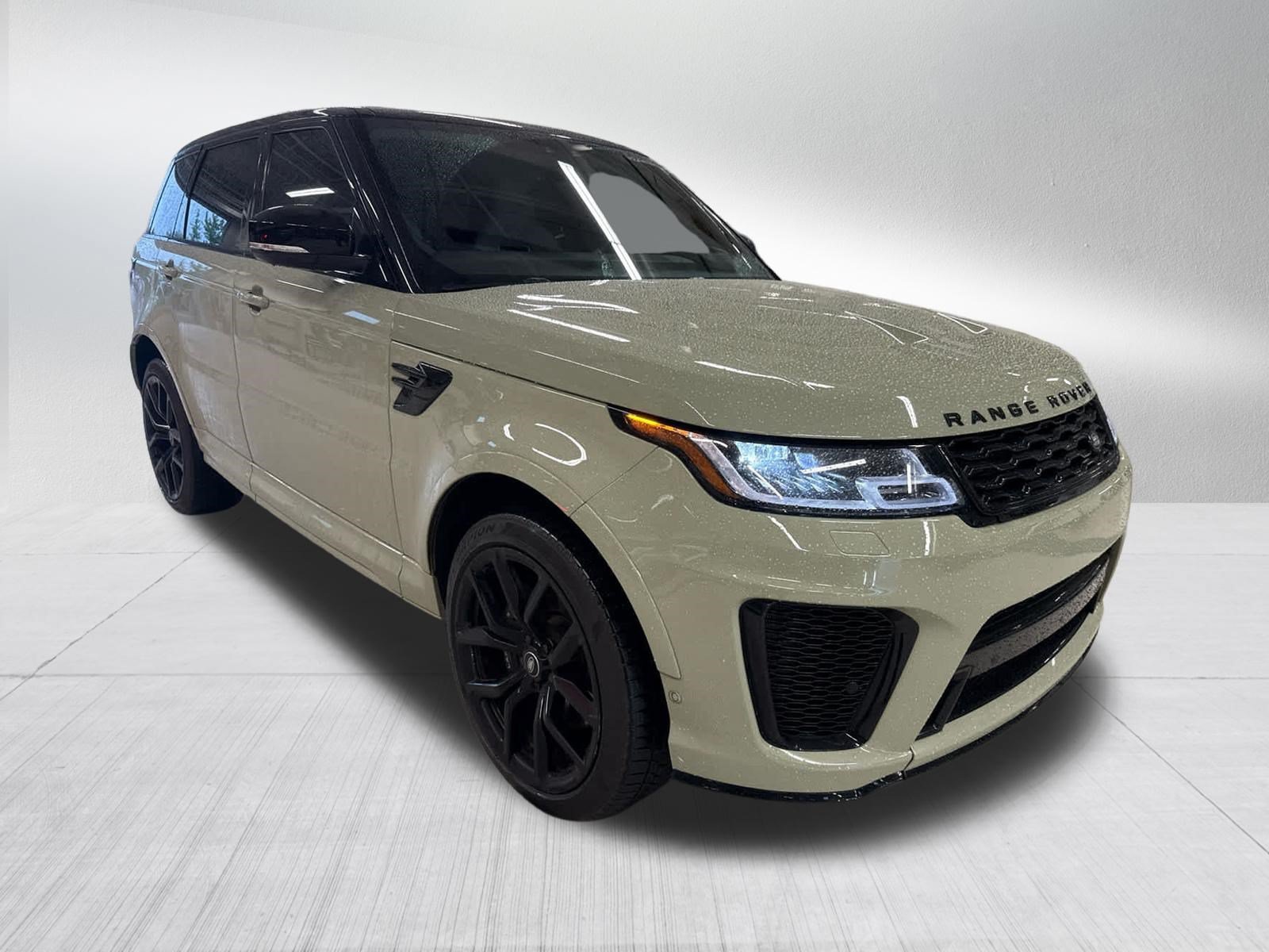 Certified Used 2022 SVO Premium Palette Green Land Rover SVR image 6