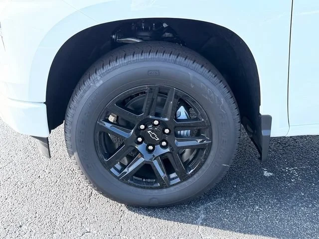 New 2026 Summit White Chevrolet Custom image 11