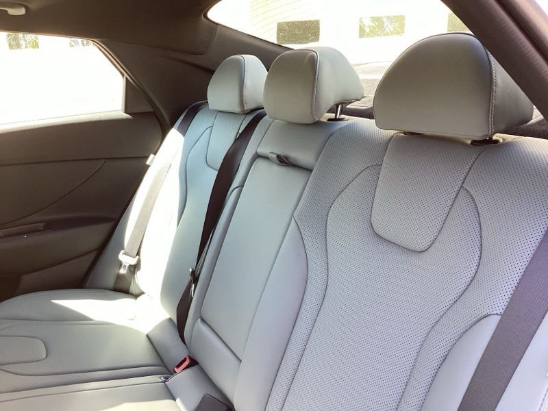 2025 Hyundai Elantra Limited - Photo 20