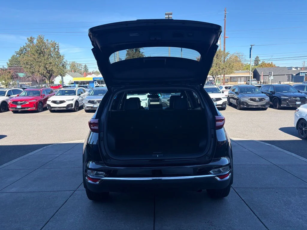 Used 2022 Red Kia EX image 9