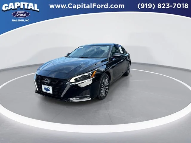 Used 2025 Black Nissan 2.5 SV image 4