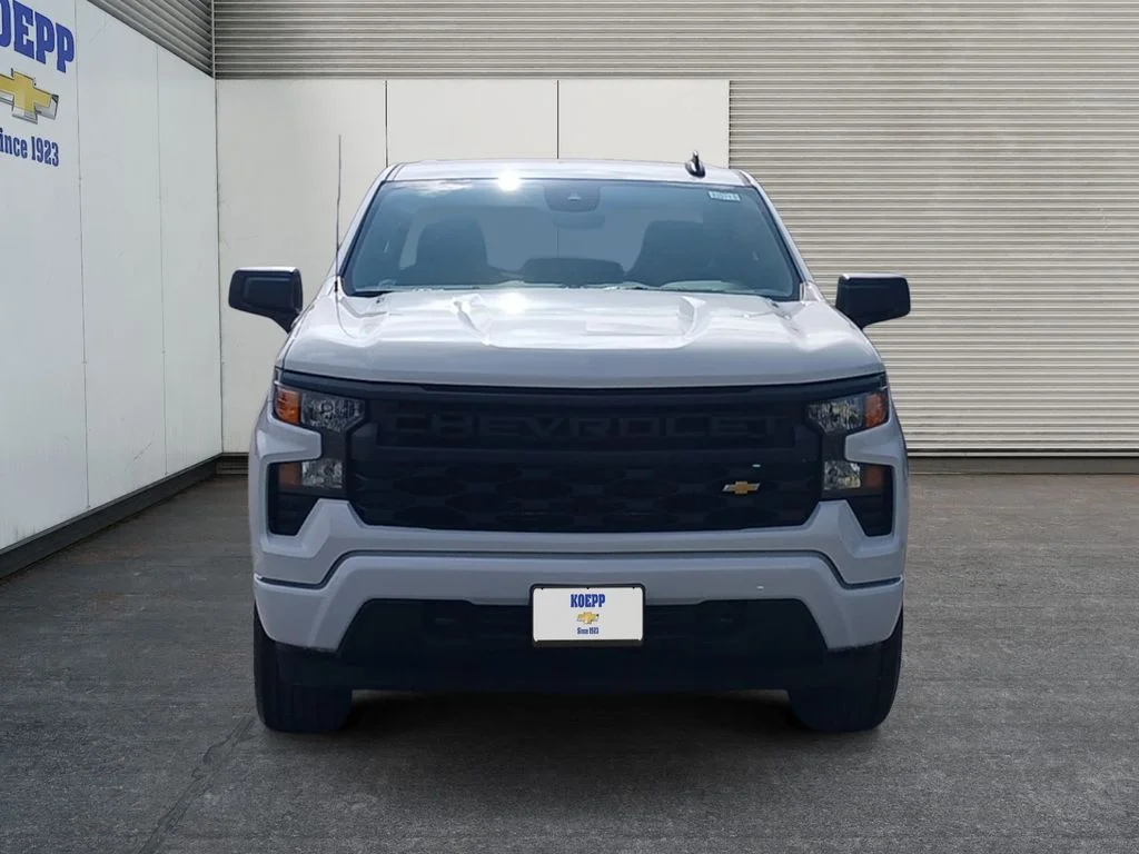 New 2026 Summit White Chevrolet Custom image 8