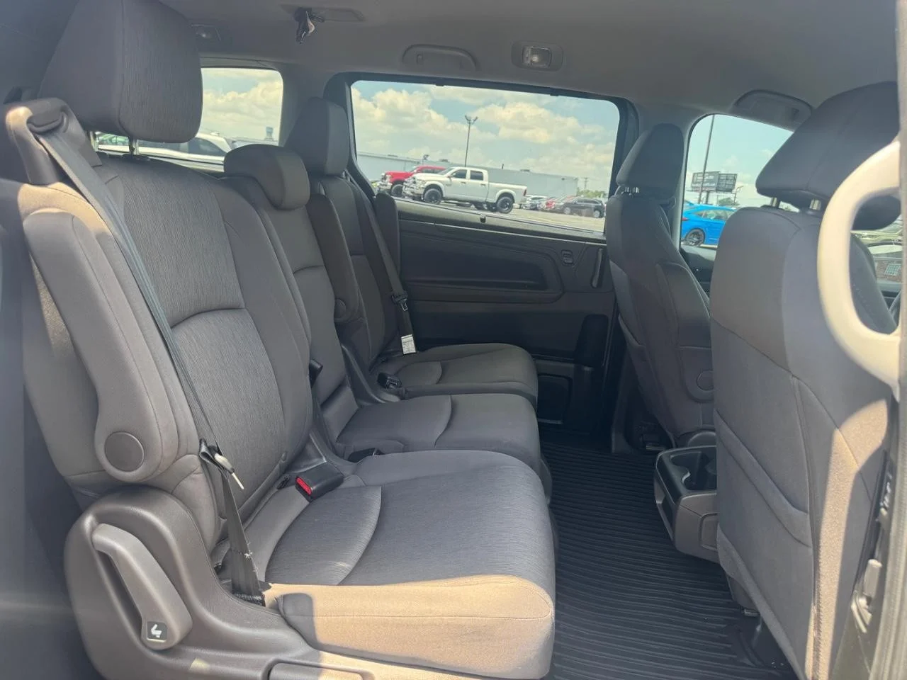 2021 Honda Odyssey EX - Photo 11