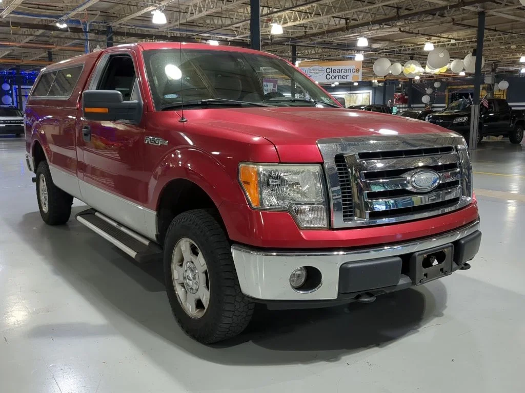 Used 2009 Red Ford  image 4