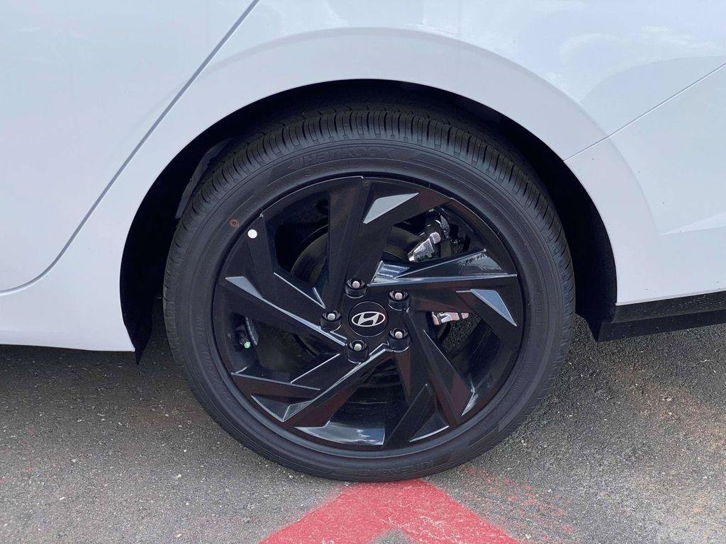 New 2026 White Hyundai SEL Sport image 32
