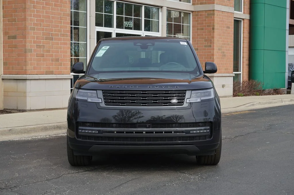 New 2026 Santorini Black Land Rover SE image 4