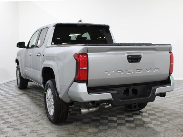 2026 Toyota Tacoma SR5 - Photo 9