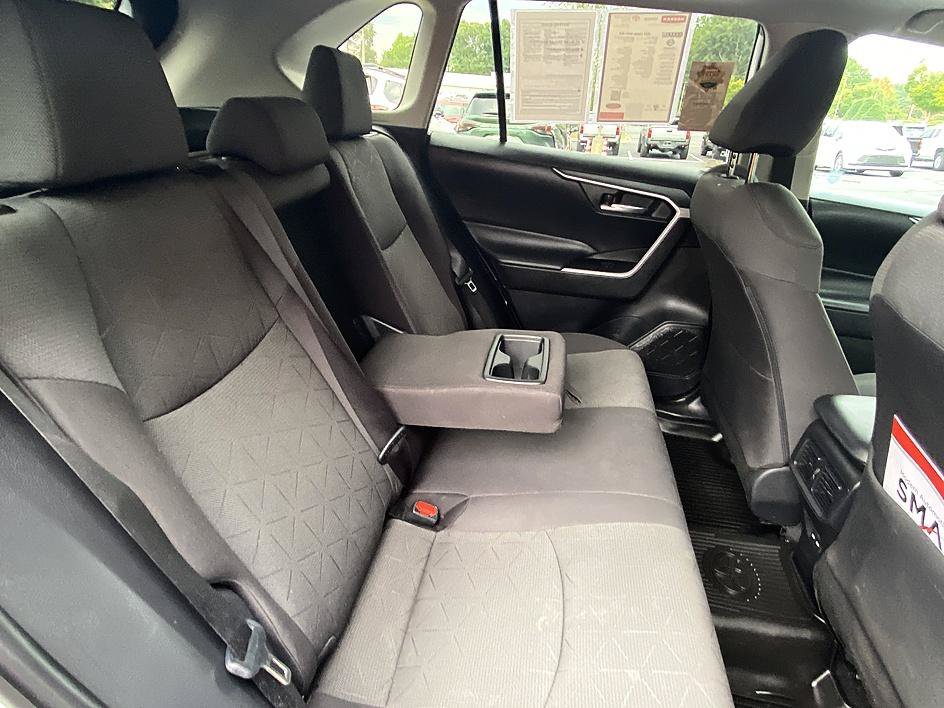 Used 2022 White Toyota XLE image 23