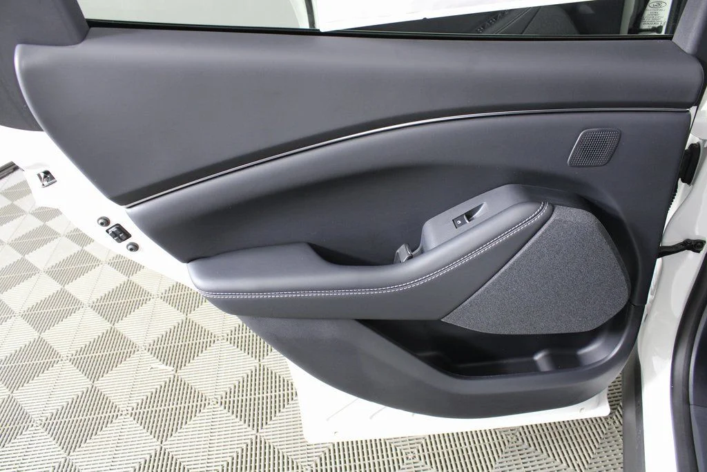 2025 Ford Mustang Mach-E Premium - Photo 14
