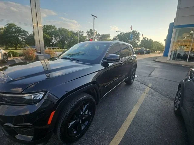 Used 2025 Black Jeep Limited image 1