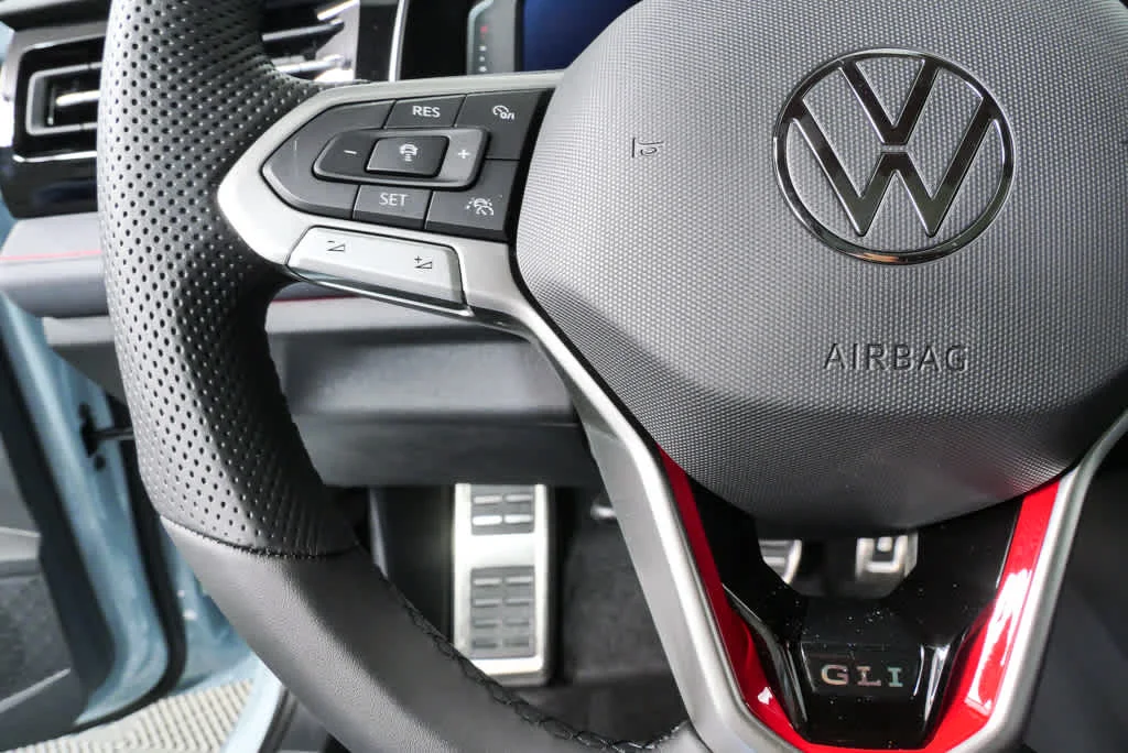 New 2026 Monument Gray w/Deep Black Roof Volkswagen Autobahn image 9