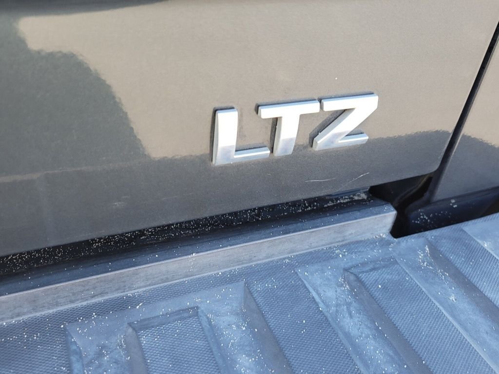Used 2018 Gray Chevrolet LTZ image 10