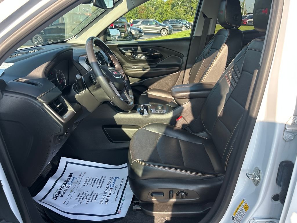 Used 2022 White GMC AT4 image 13