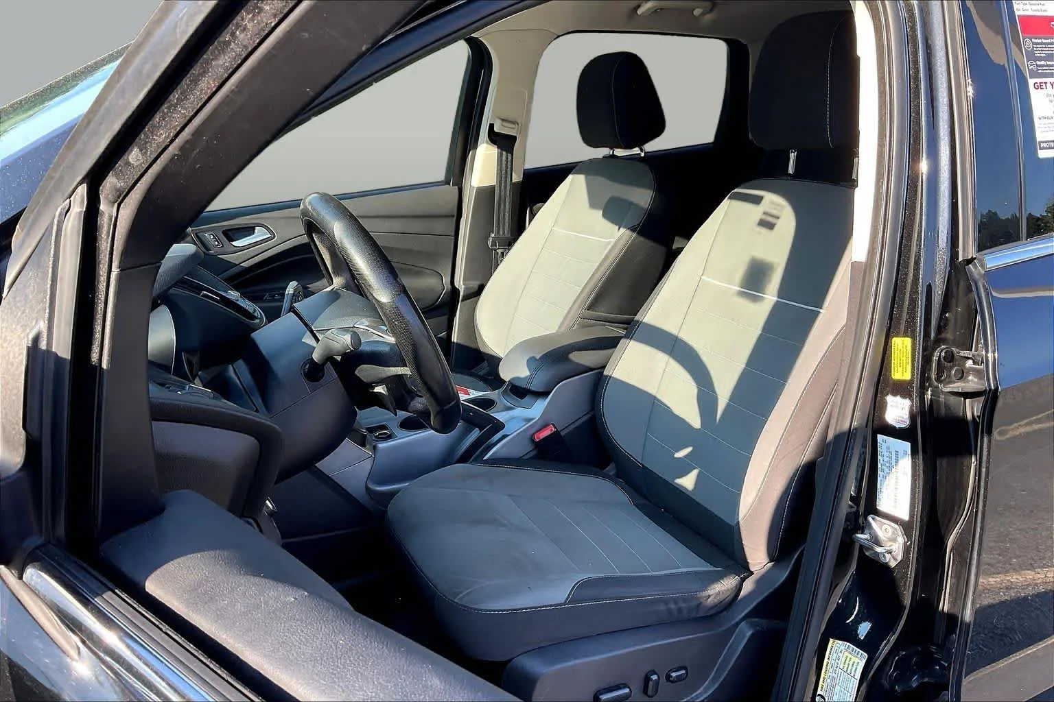 Used 2015 Tuxedo Black Ford SE image 7