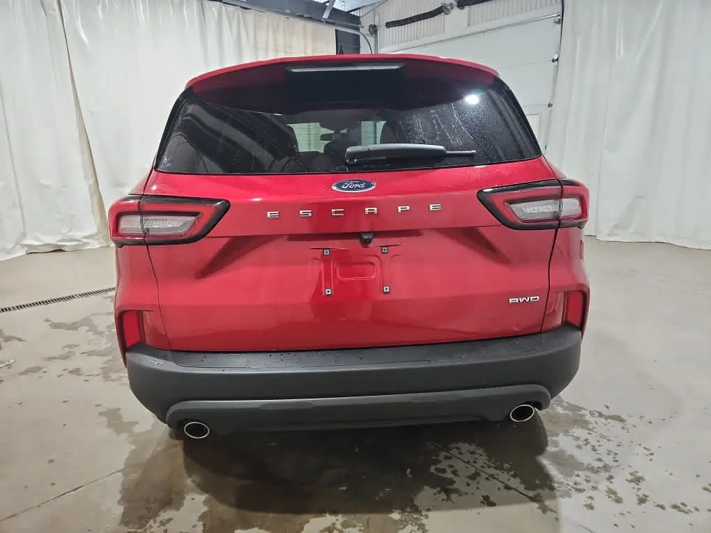 Used 2025 Rapid Red Metallic Tinted Clearcoat Ford ST-Line image 6