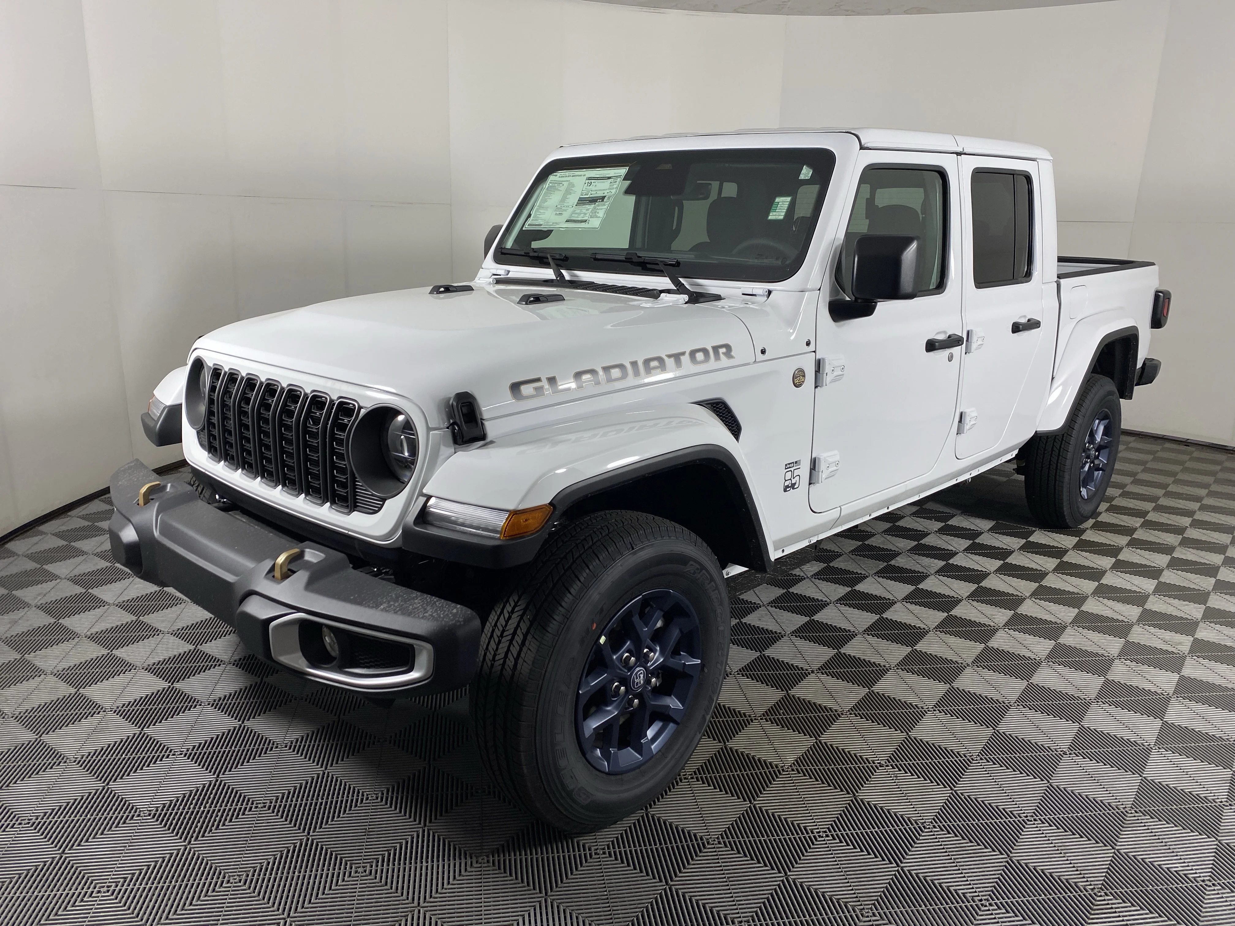 New 2026 Bright White Clear-Coat Exterior Paint Jeep 85th Anniversary Edition image 10