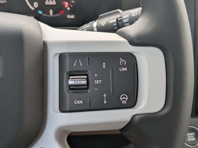 New 2026 Fuji White Land Rover X-Dynamic SE image 29