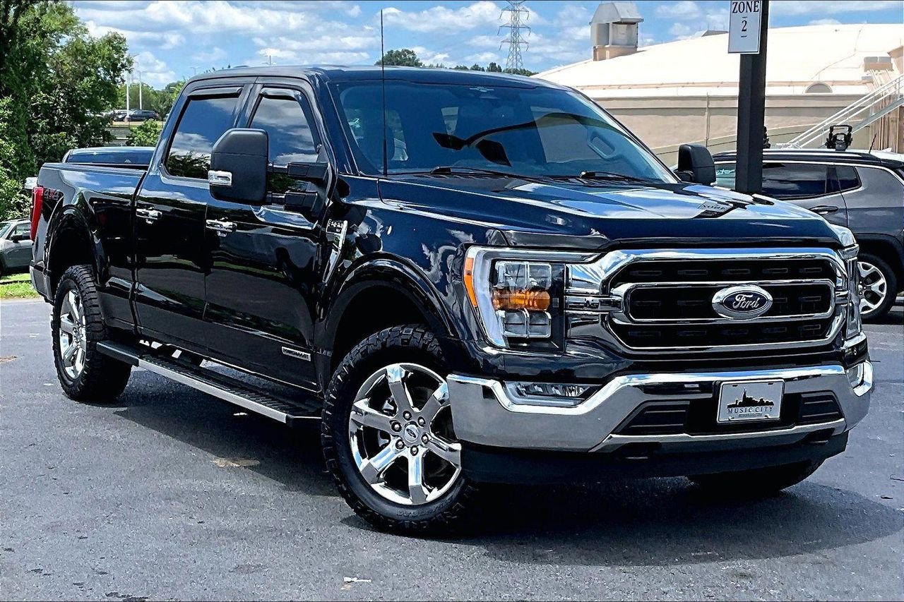 Used 2023 Agate Black Metallic Ford XLT image 37
