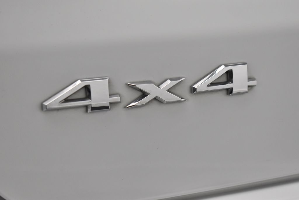 Used 2025 White Jeep Limited image 9