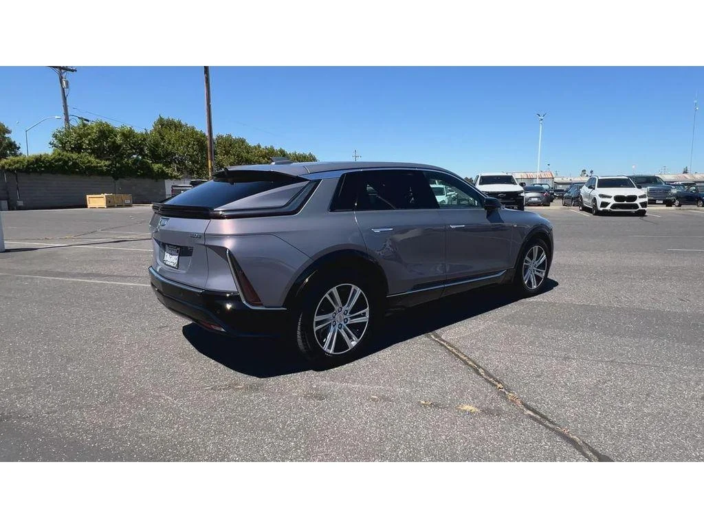2024 Cadillac LYRIQ Tech - Photo 11