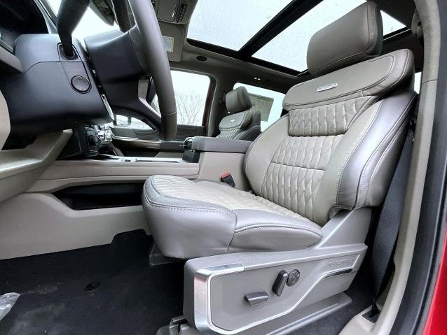 2026 Ford F-450 Super Duty Platinum - Photo 24