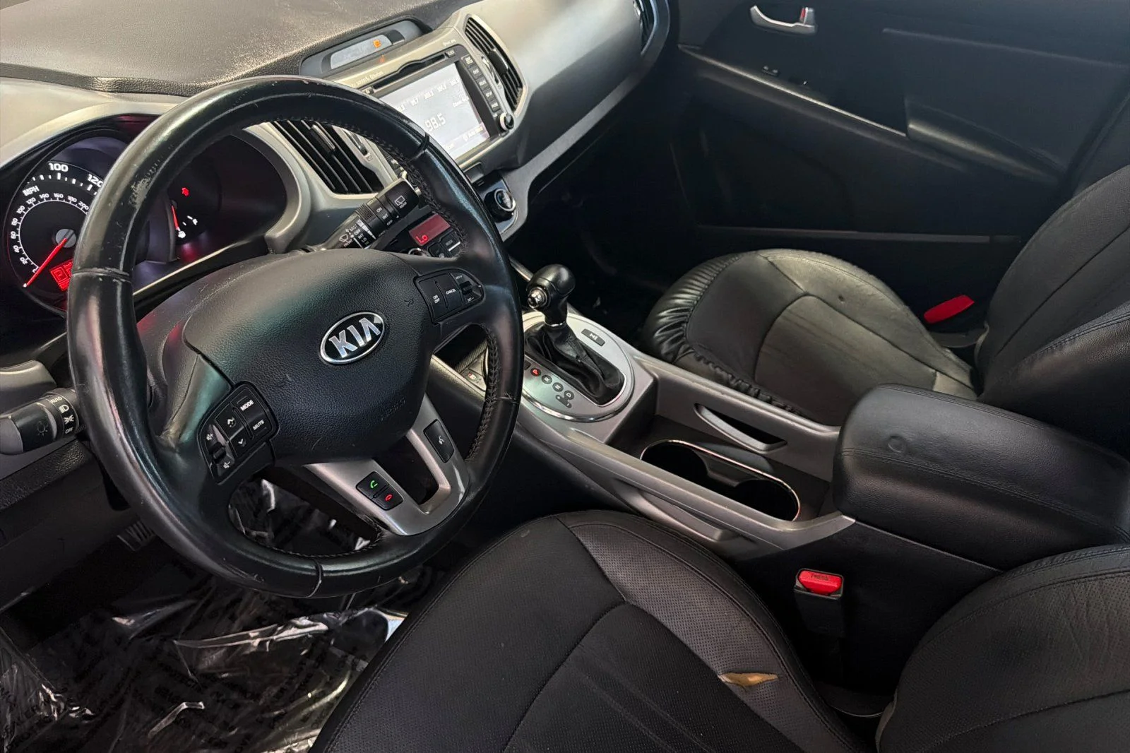 Used 2015 Black Kia EX image 12