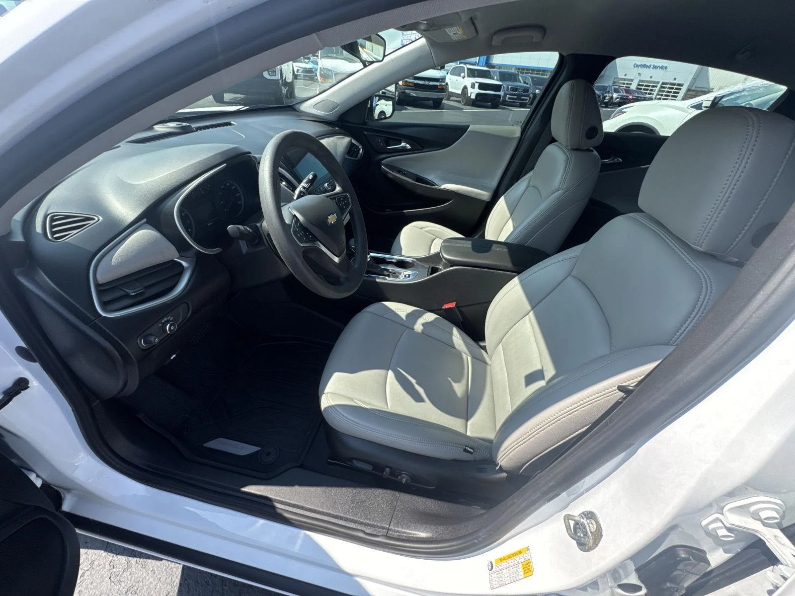 Used 2023 SUMMIT WHITE Chevrolet LT image 7