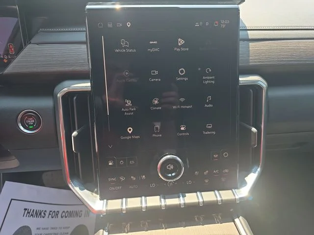 Used 2025 Silver GMC Denali image 22