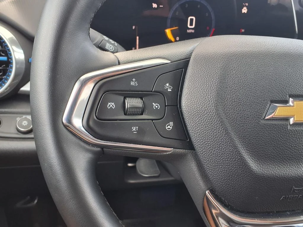Used 2025 Gray Chevrolet LT image 16