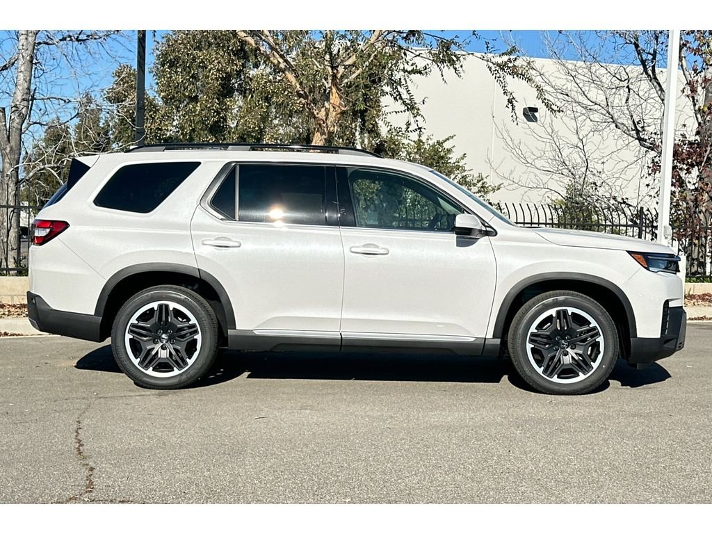 New 2026 Platinum White Pearl Honda Touring image 3