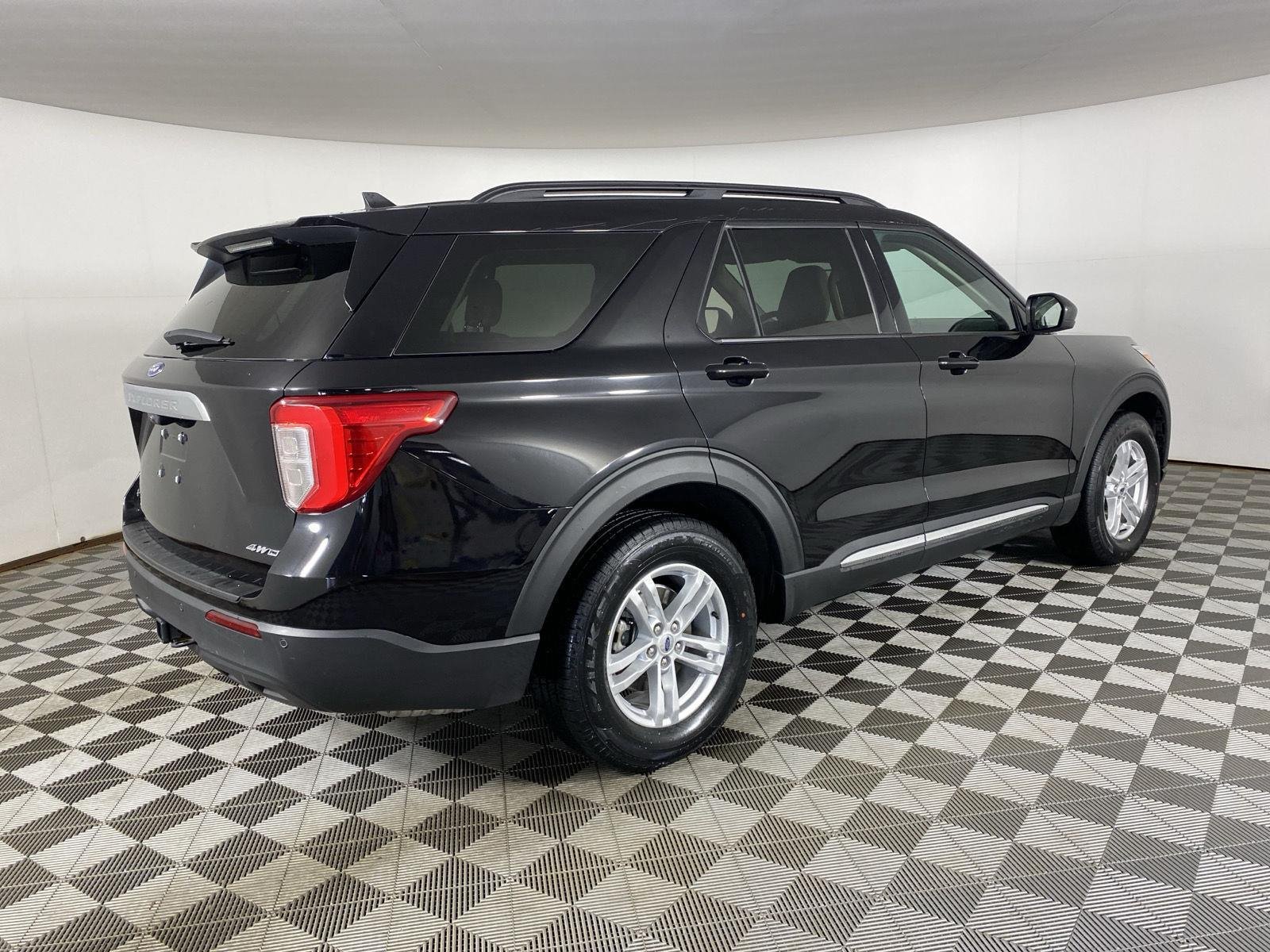 Used 2023 Agate Black Ford XLT image 10