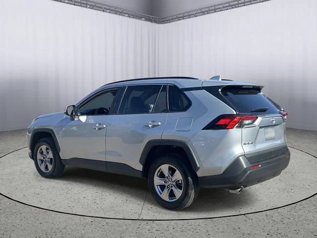 Used 2025 Silver Sky Metallic Toyota XLE image 7