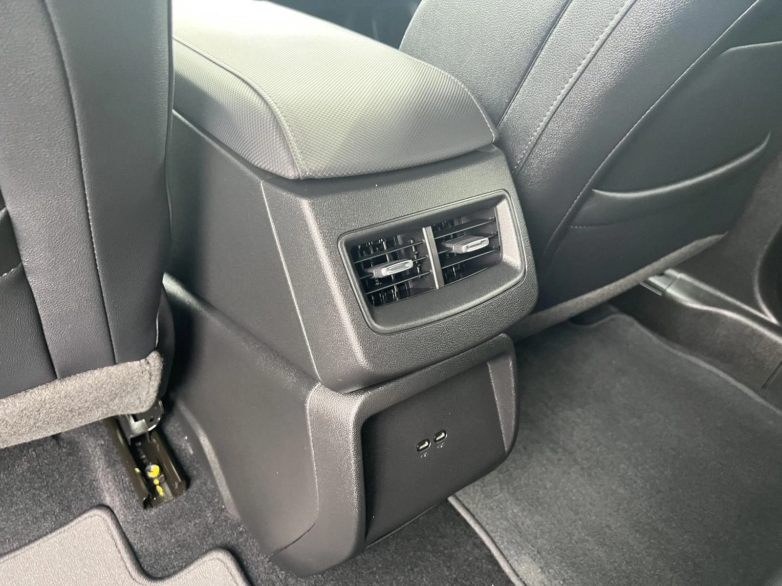 2025 Chevrolet Equinox EV LT - Photo 32