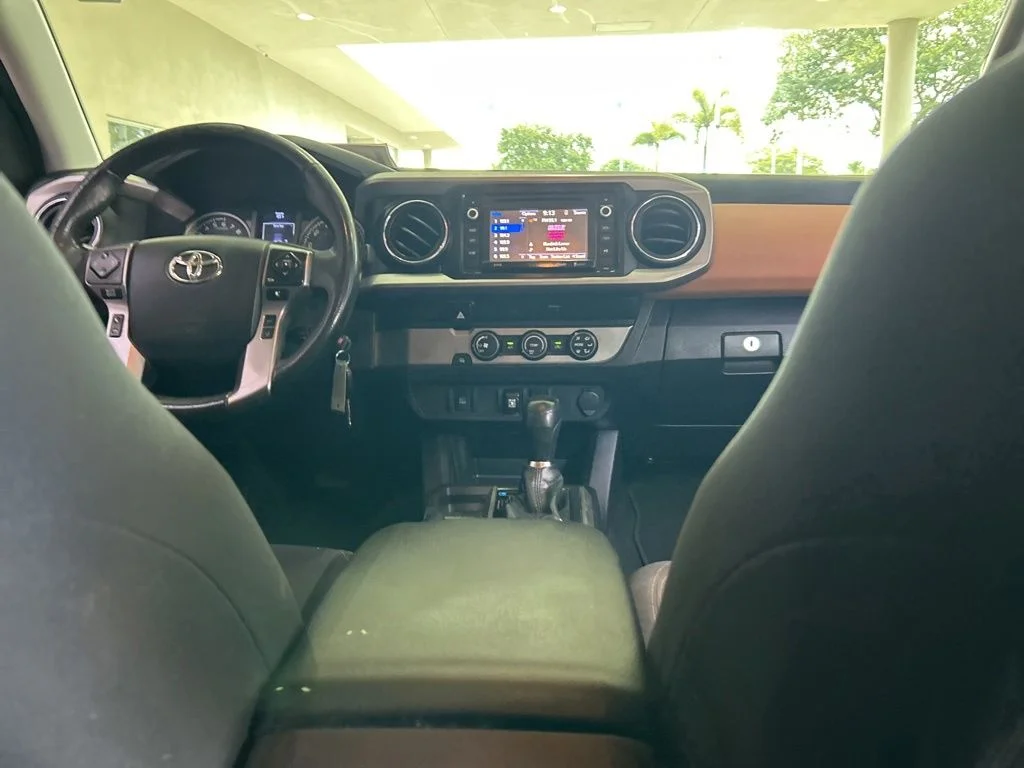 Used 2019 Silver Toyota SR5 image 25