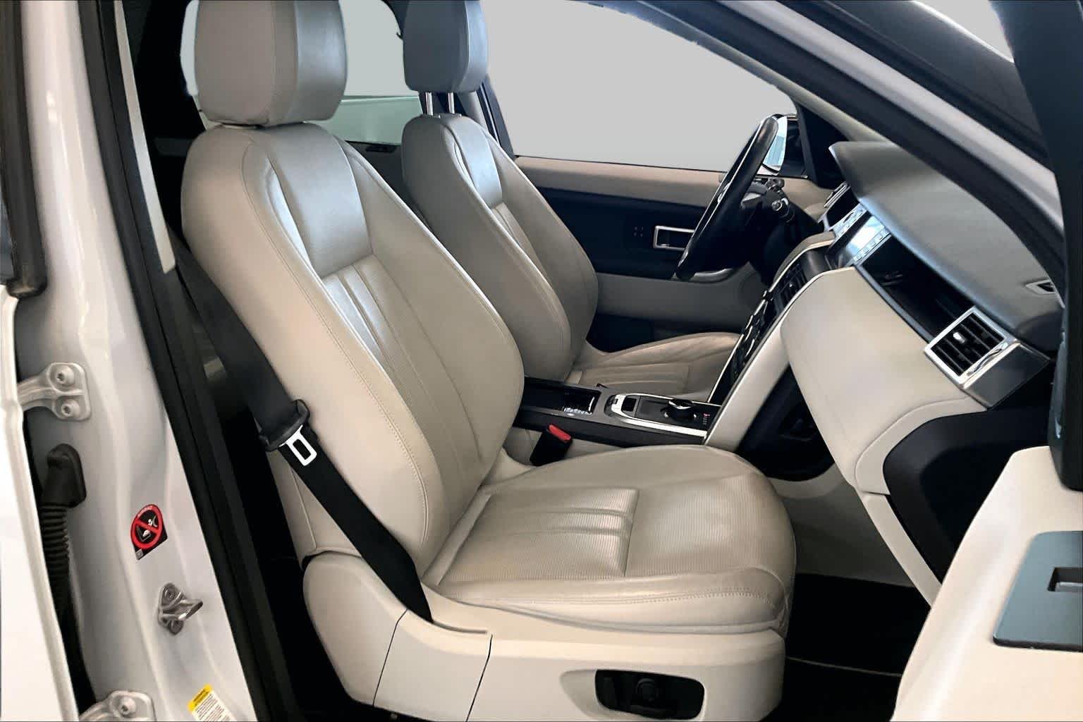 Pre-Owned 2017 Land Rover Discovery Sport HSE
