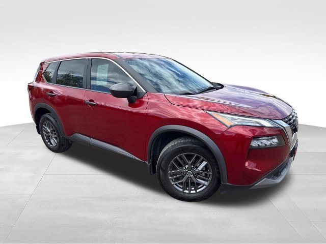 Used 2023 Red Nissan S image 1