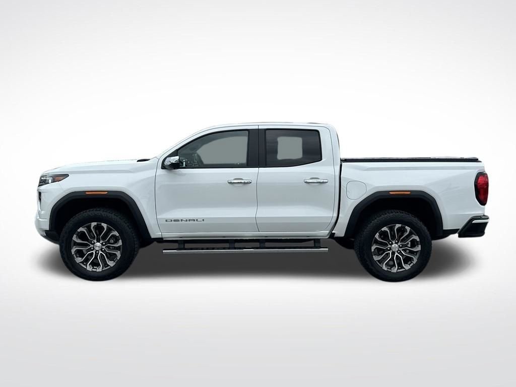 Used 2023 White GMC Denali image 3