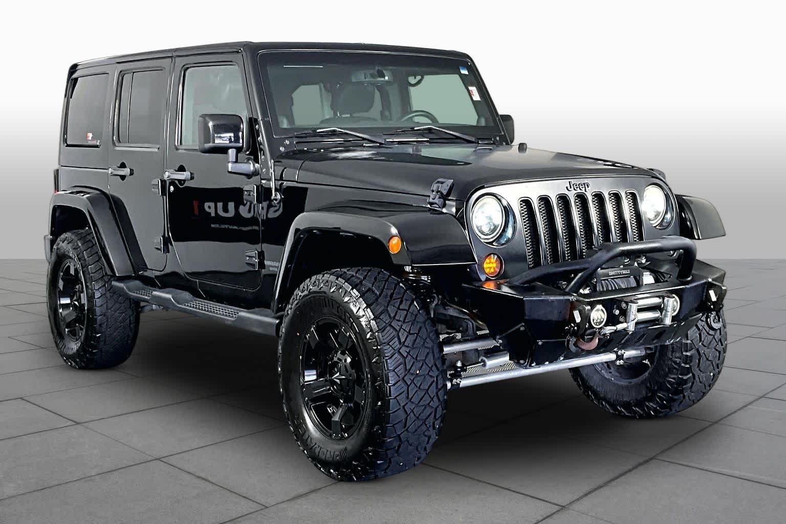 Used 2014 Black Clearcoat Jeep Altitude image 3