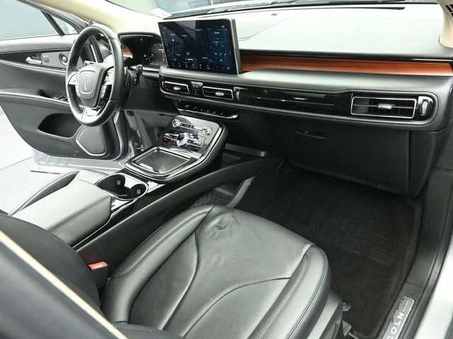 Used 2022 Silver Lincoln Reserve image 27