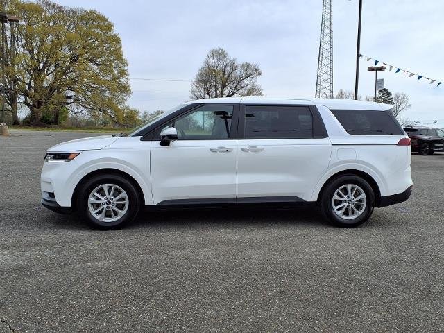 Used 2024 White Kia  image 3
