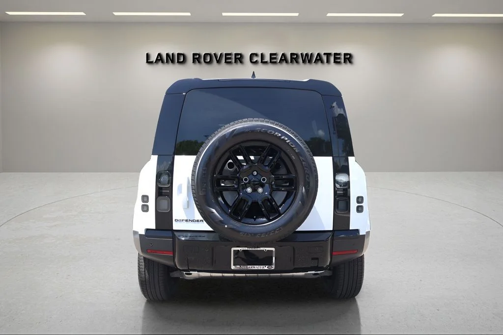 New 2026 Fuji White Land Rover S image 4