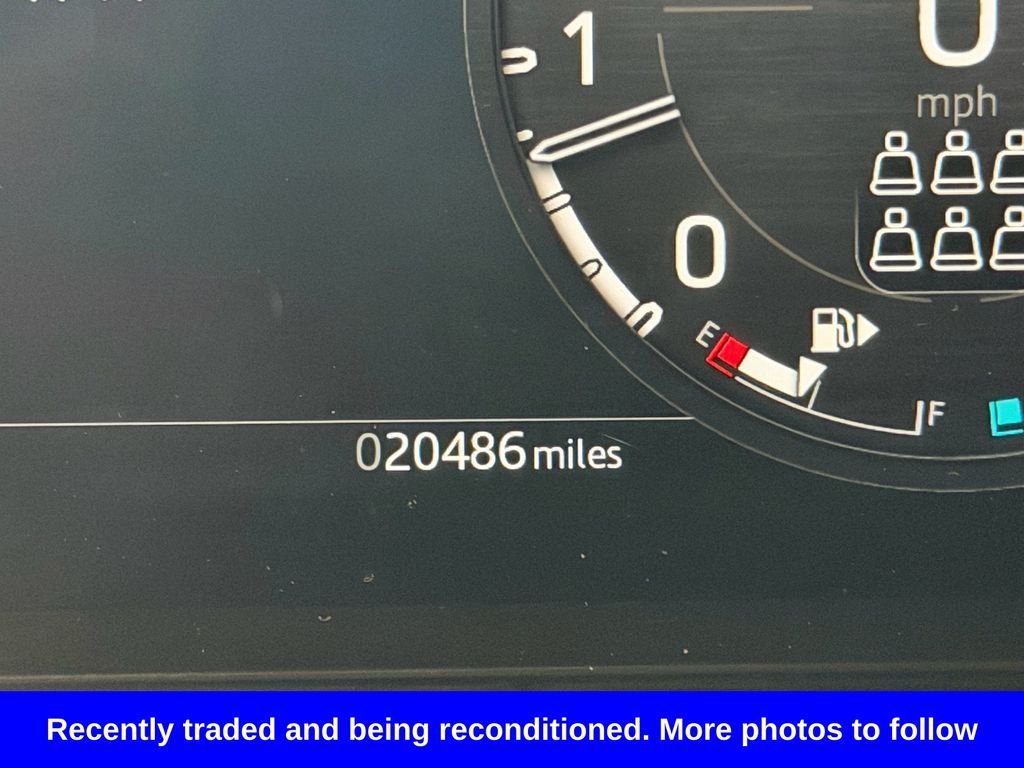 Used 2024 Black Land Rover X-Dynamic SE image 19