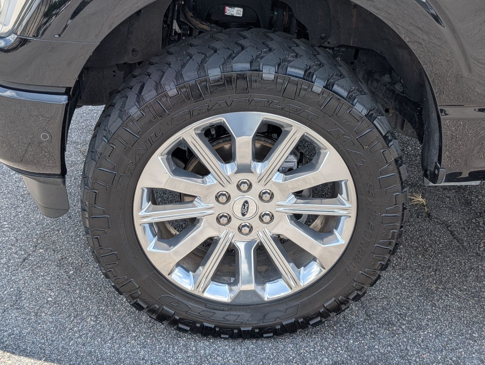 Used 2022 Black Metallic Ford Limited image 13