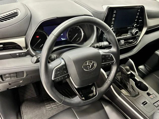 Used 2021 CELESTIAL SILVER Toyota  image 16