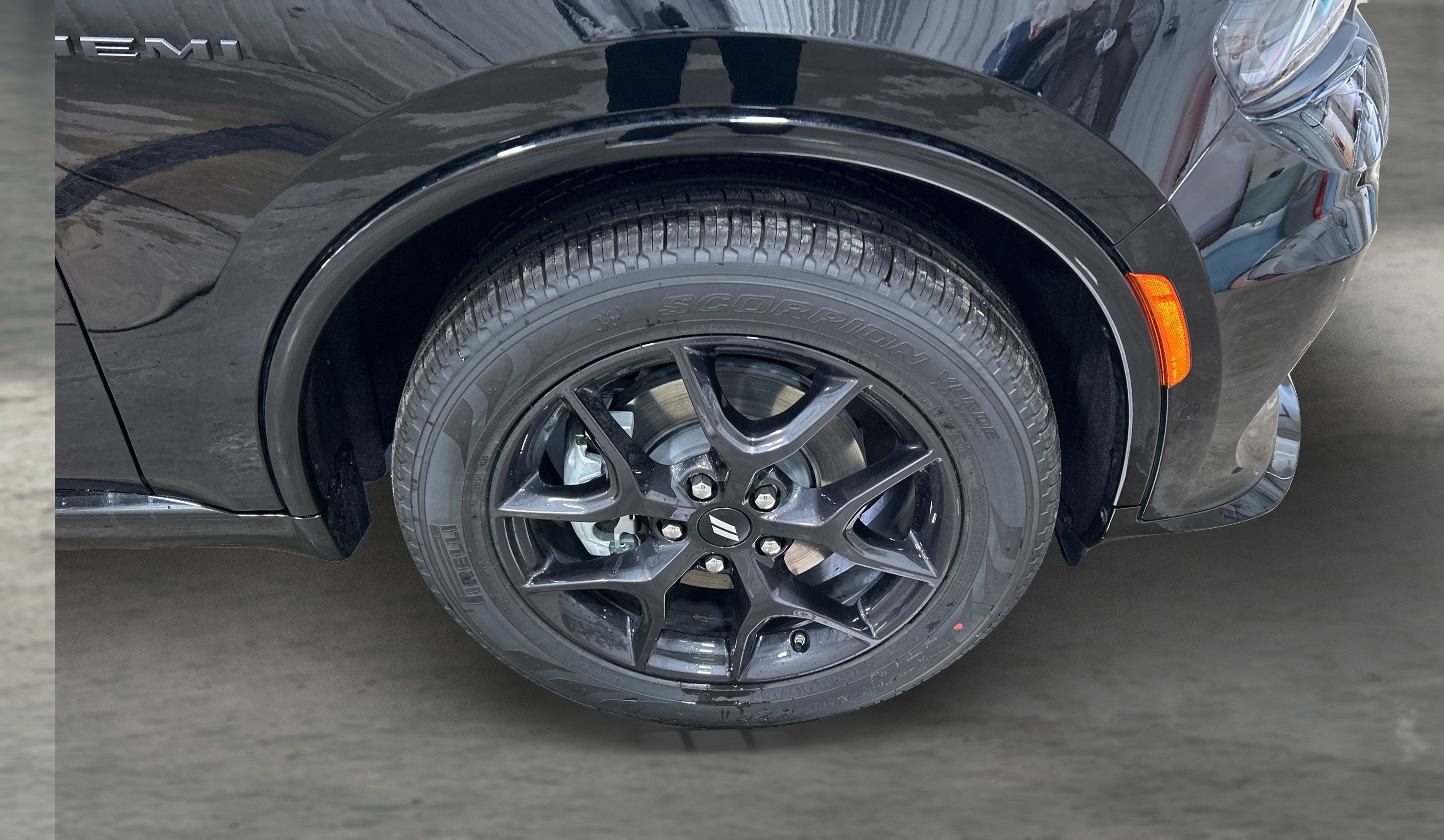 New 2026 Diamond Black Clear-Coat Exterior Paint Dodge GT Plus HEMI V8 image 24
